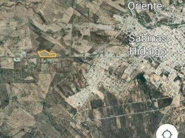 Venta de Terreno sobre carretera a Laredo
