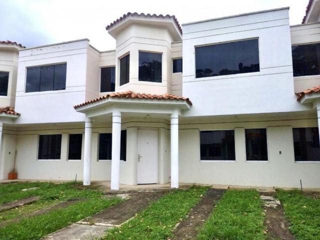 Exclusivo Town House en Venta en Villas de San Diego Country Club