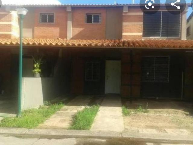 VENTA DE TOWN HOUSE SEBUCAN TERRAZAS DEL NORTE, TIPURO VE02 020ST ECAM