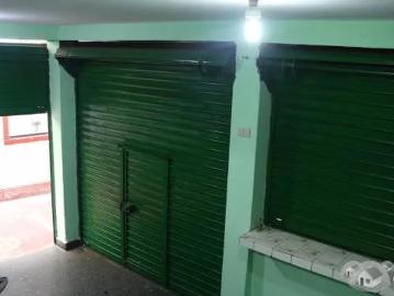 Venta de tres puestos comerciales para negocio