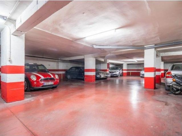 Venta de tres plazas de garaje juntas en calle Pedro Antonio de Alarcón