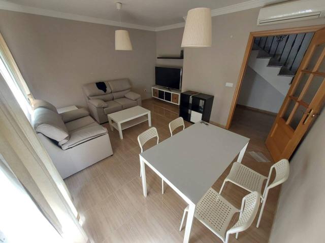 Venta de un dúplex en Baena