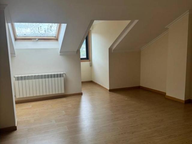 Venta de un piso en San Cibrao das Viñas