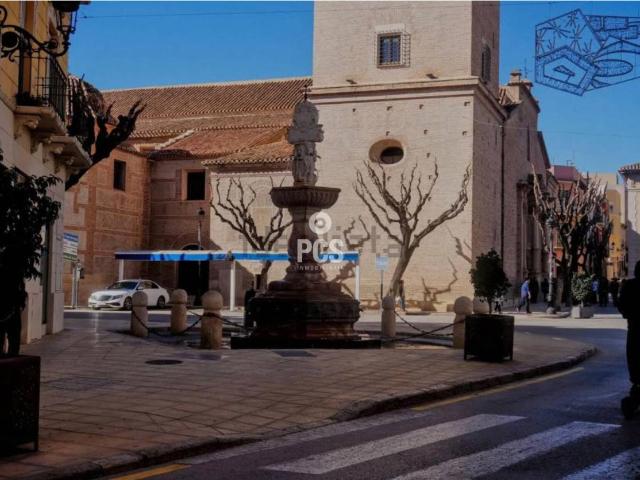 Venta de un piso en Totana