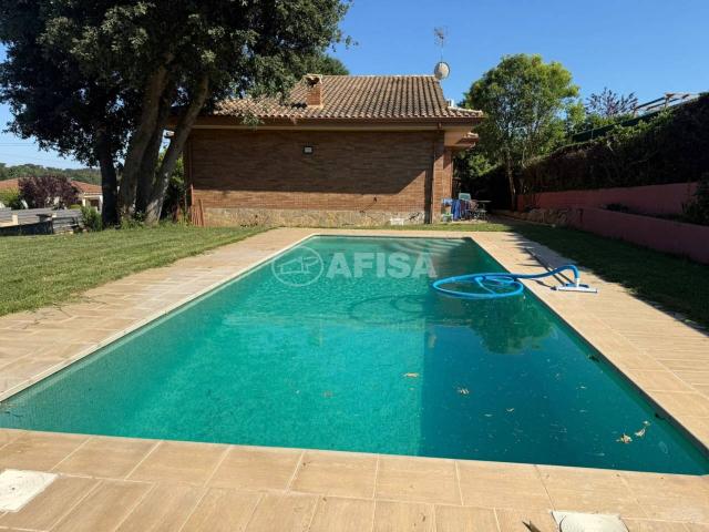 Venta de una torre en Sils
