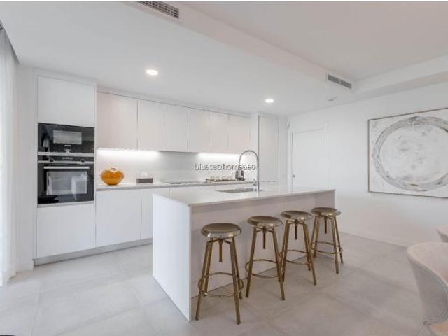 Venta de villa adosada con tres dormitorios en Mijas Costa, Málaga, Costa del Sol