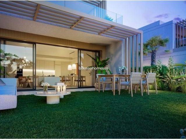 Venta de villa adosada con tres dormitorios en Mijas Costa, Málaga, Costa del Sol