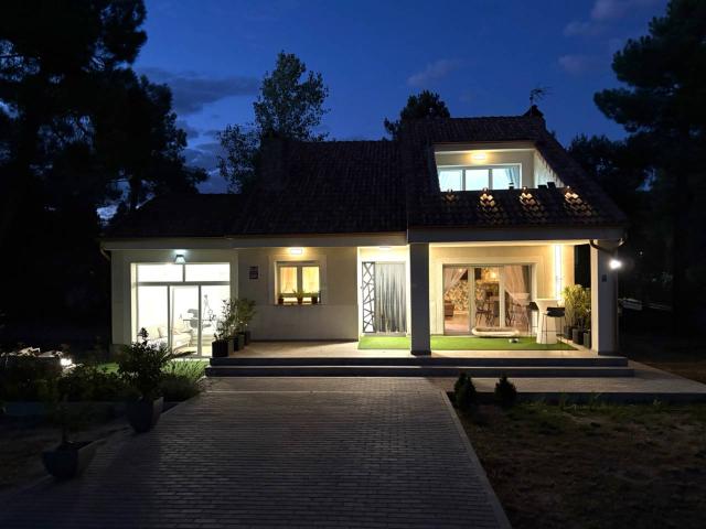 Venta de villa en Pinar Jardín