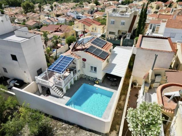 Venta de villa en San fulgencio, con 2 dormitorios y 1 baño con plaza de garaje
