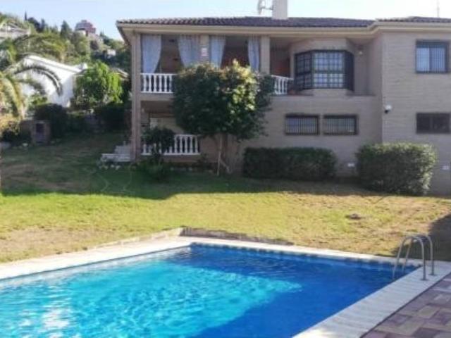 Venta de villa espaciosa en Chiva