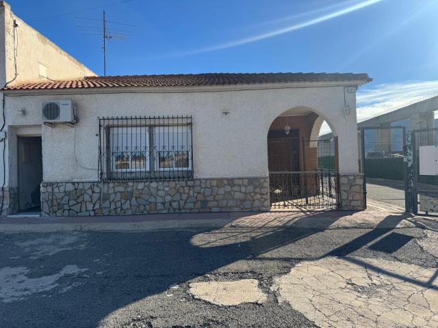 INMUEBLE PARA PROYECTO DE INVERSIÓN O NEGOCIO → directo al perfil correcto. La Gineta, Fortuna