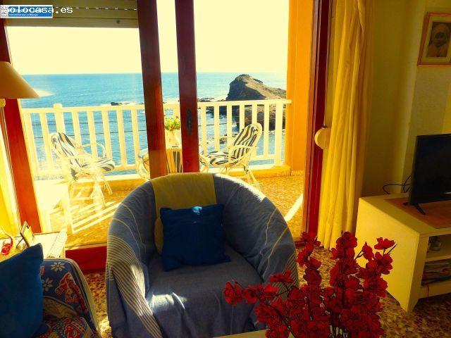 Venta de vivienda enfrente del mar de 5 dormitorios en Cabo de Palos