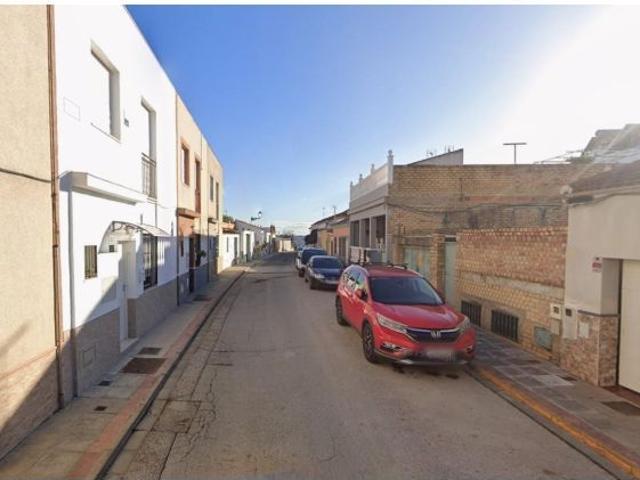 VENTA DE ADOSADO EN ALMENSILLA, SEVILLA. ACTIVO INMOBILIARIO SIN POSESIÓN, NO VISITABLE