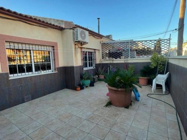Venta de adosado en San pedro del pinatar, de 117m2 con 3 dormitorios y 2 baños con plaza de garaje