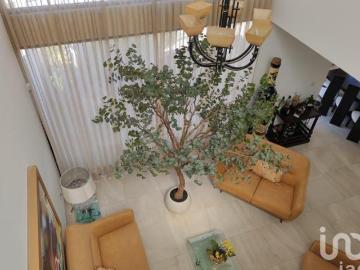 Venta de amplia casa en Hacienda Carlota, Corregidora, Querétaro