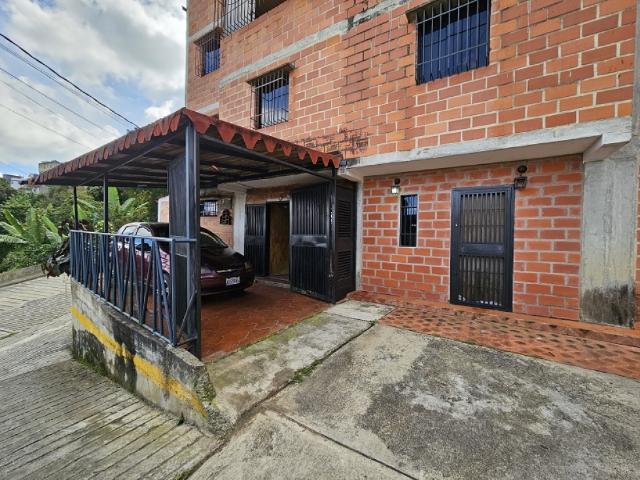 VENTA DE APART. TIPO TOWNHOUSE EN EL JUNQUITO KM 15 R.D