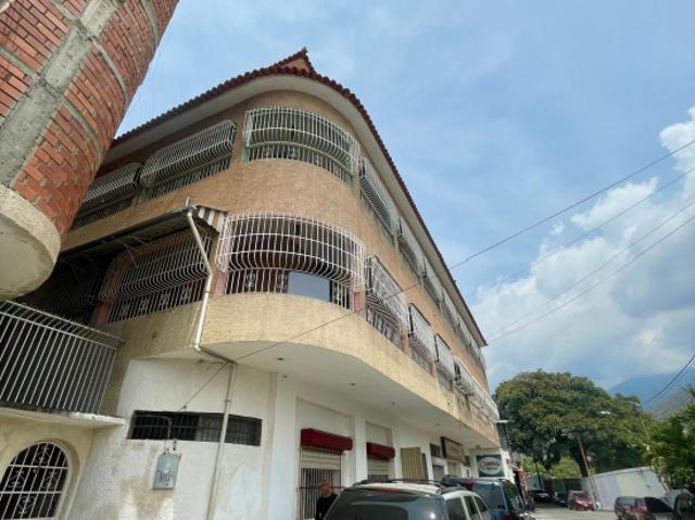 Venta de Aparto Quinta en los Rosales