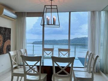 Venta de apartamento con espectacular vista al mar!