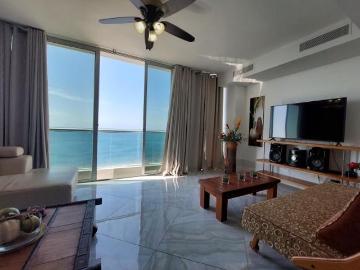 Venta de Apartamento de Playa Frente al Mar en Riomar