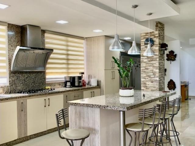 VENTA DE APARTAMENTO EL PORTAL DEL HATILLO 3H+3B+4P YG