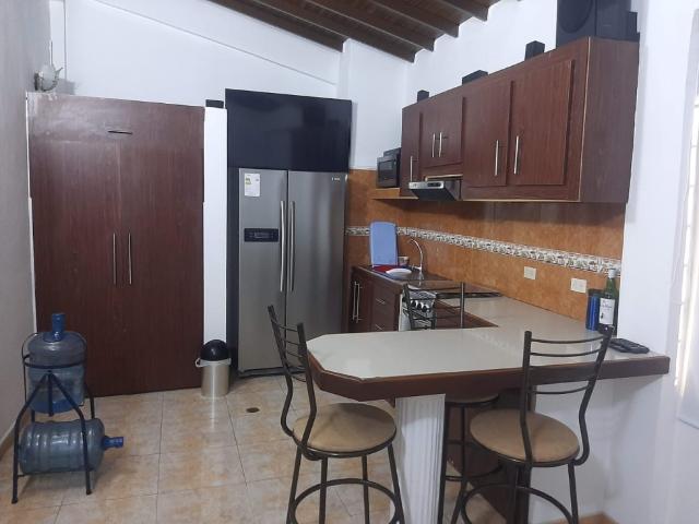 VENTA DE APARTAMENTO EN URB. BELLA FLORIDA, SECTOR LOS CAOBOS 18 68