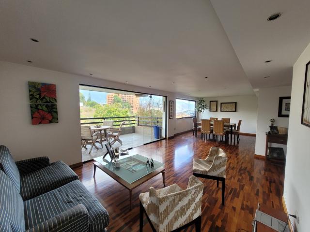 Venta de Apartamento en Valle Arriba 1 apto por piso y Terraza