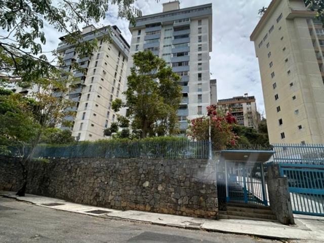Venta de Apartamento en Colinas de Bello Monte Remodelado
