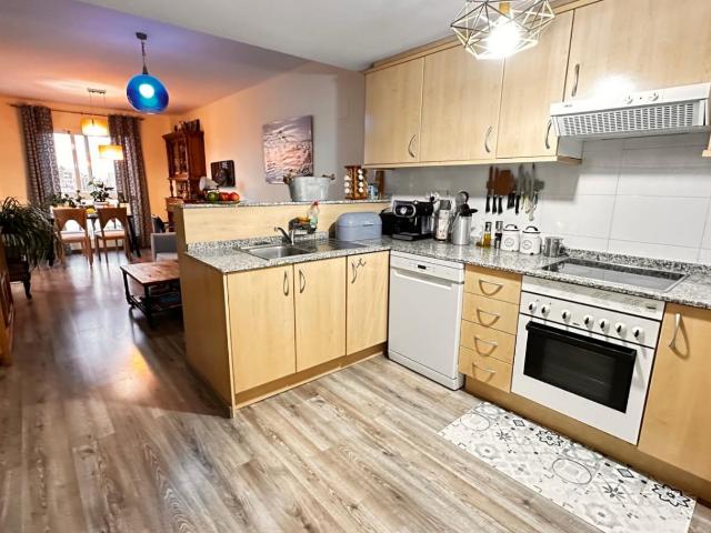 Venta de apartamento en Denia. Es una bonita vivienda, bien. 75m² Dénia
