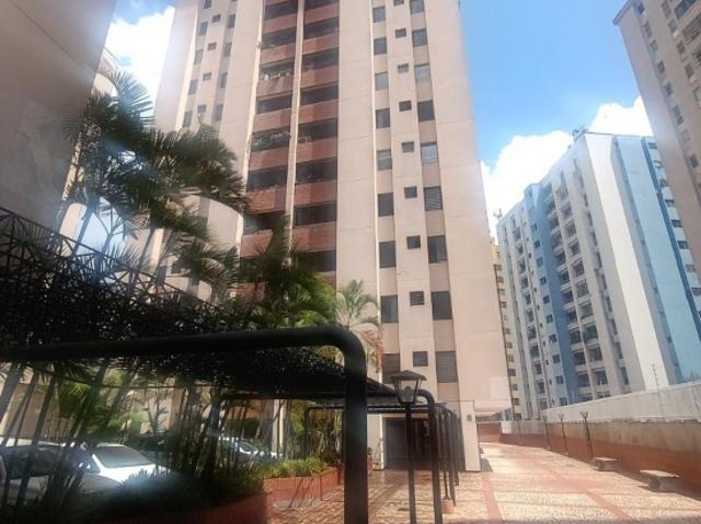 Venta de apartamento en Lomas del vila, amoblado