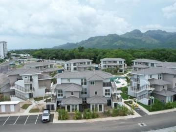 Venta de apartamento en PH Brisas del Mar, Playa Caracol BONO
