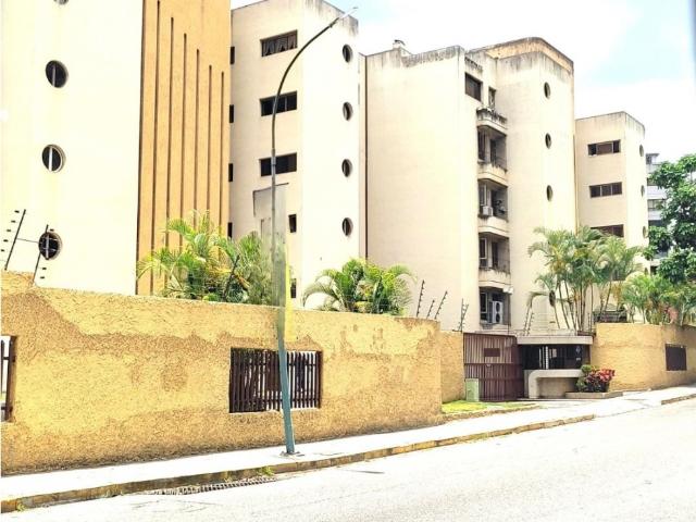 VENTA DE APARTAMENTO LOS SAMANES 3H/3B/2PE/1M 130M2 AF