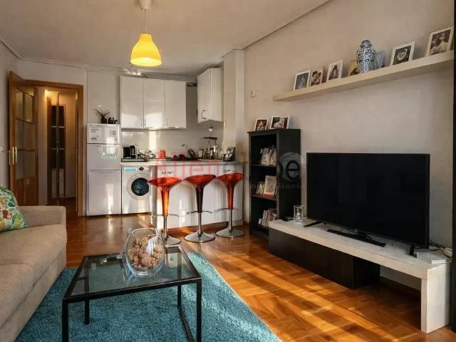 VENTA DE APARTAMENTO SEMINUEVO CON PLAZA DE GARAJE EN SAN JUAN DE LA ARENA