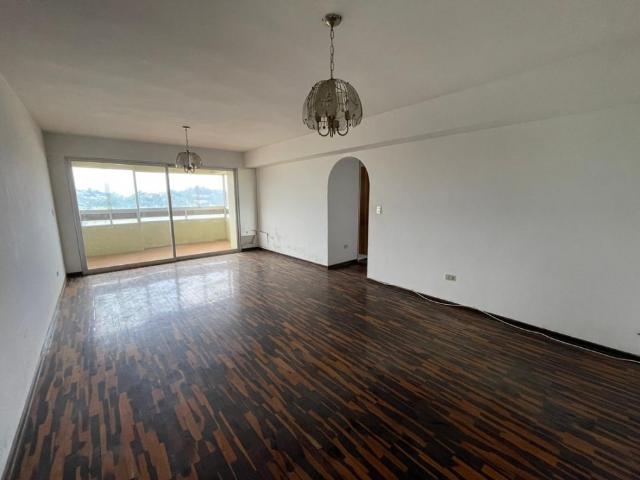 Venta de Apto en Urb. El Picacho. San Antonio de los Altos