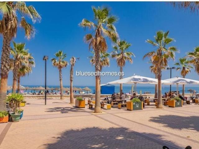 Venta de ático con dos dormitorios en Fuengirola, Málaga, Costa del Sol