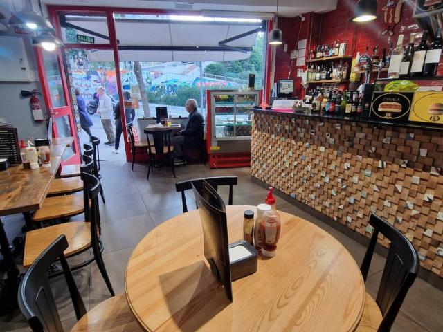 Venta de Bar restaurante C2 mixta con salida de humos y terraza