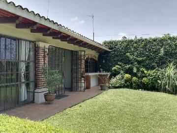 VENTA DE BONITA CASA EN UN NIVEL EN COLONIA MARAVILLAS