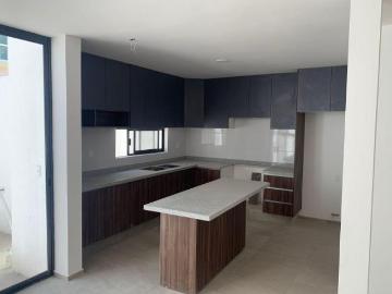 Venta de Casa Nueva en Fraccionamiento Campestre Bugambilias