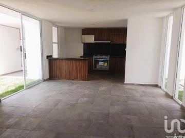 Venta de Casa Nueva en San Pedro Cholula con Jardín y Roof garden