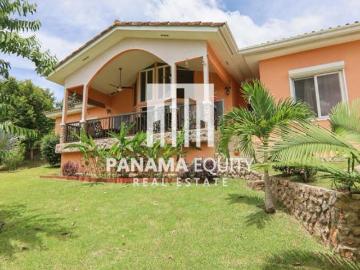 Venta de Casa a Medida en las Montañas de Capira