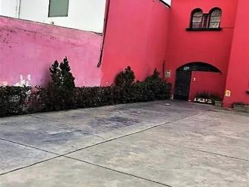 Venta De Casa A Precio De Terreno En San Isidro