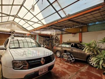 Venta de casa amplia ubicada a metros de prolongacin pacasmayo
