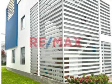 Casa con Piscina en Condominio Familiar – Cala del Mar | US$180,000