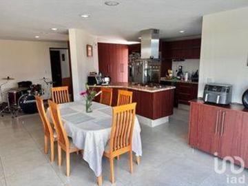 Venta de Casa en Fraccionamiento con excedente de terreno en Metepec, Toluca
