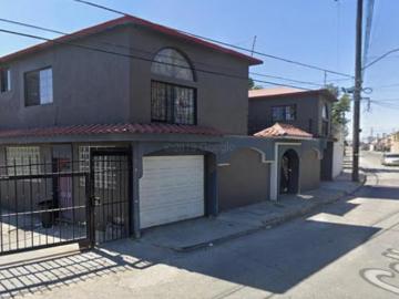 VENTA DE CASA Calle Rcda. Del Laurel 570 Colonia Rinconada de Otay Municipio Tijuana C.P. 22457 BJ