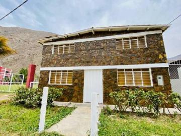 Venta De Casa Campo En Santa Rosa De Quives Yangas