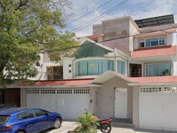 VENTA DE CASA Circuito Médicos 86 Mz 020 Colonia Ciudad Satélite Naucalpan de Juárez C.P.53100EDOMEX