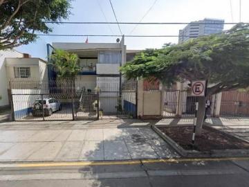 Venta De Casa Como Terreno En Calle Flora Tristán En Magdalena Del Mar