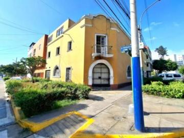 Venta de casa como Terreno permiten construir 8 pisos en Jesus Maria