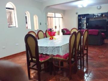 Venta de casa comercial en Canto Grande