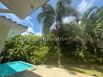 Venta de Casa con 525m2 en Cocoli PH Tucan Country Club 25 2192SR | 2 recámaras por 1300. 00 en Cocoli